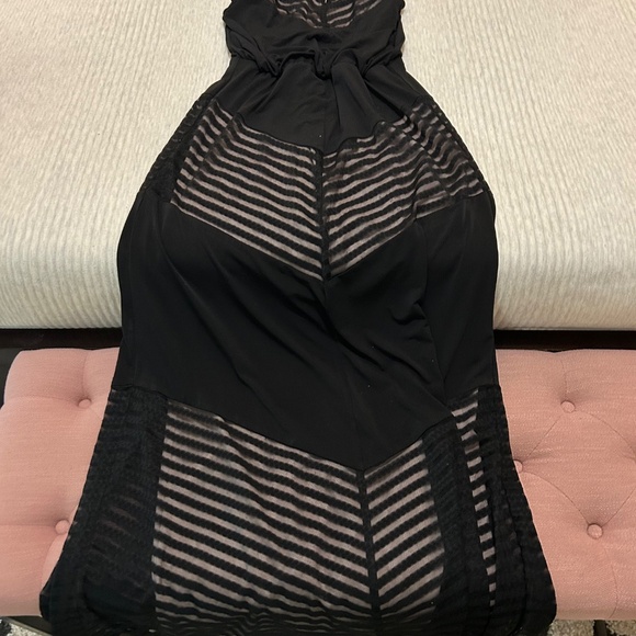 London Times column gown - Picture 2 of 3